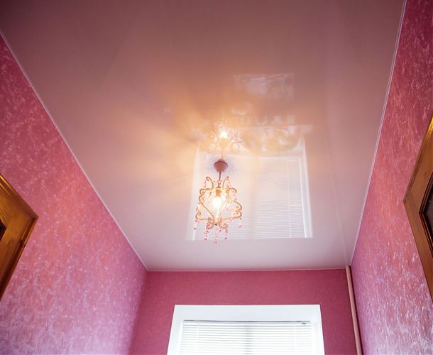 Светло-розовый потолок в кабинете | Портфолио 5Plus | Киев ⋆ Днепр ⋆